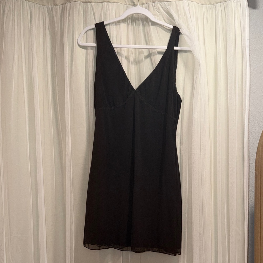 Princess Polly Black and White Label